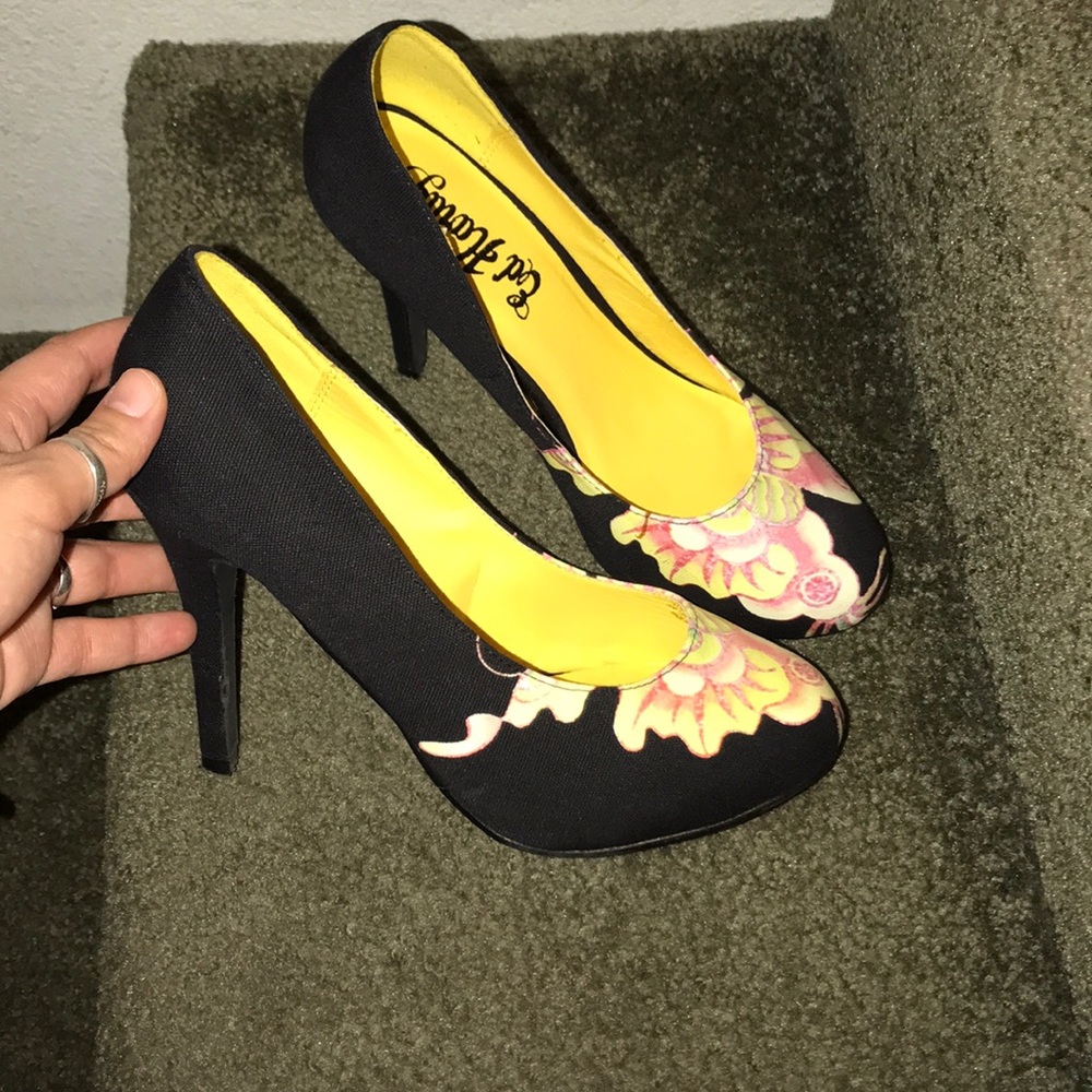 Black size 8 ed hardy heels